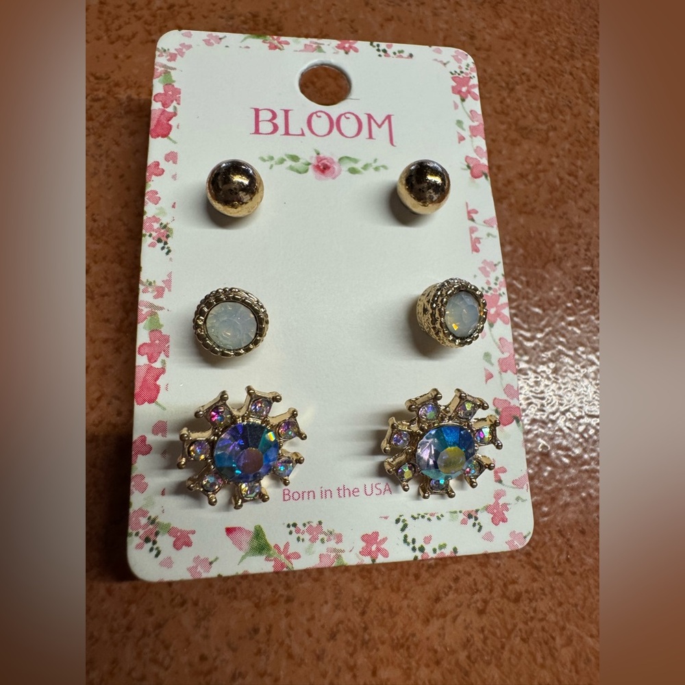 New Bloom stud earrings set of 3